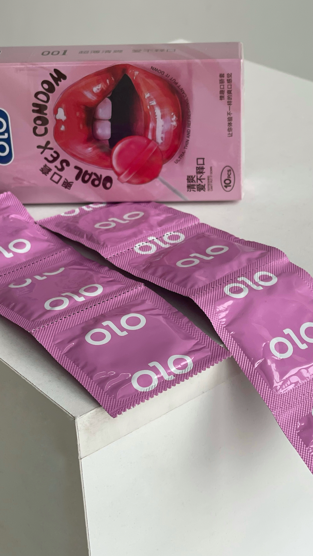 Презервативи Olo Ultrathin Oral Sex - аромат "полуниця"