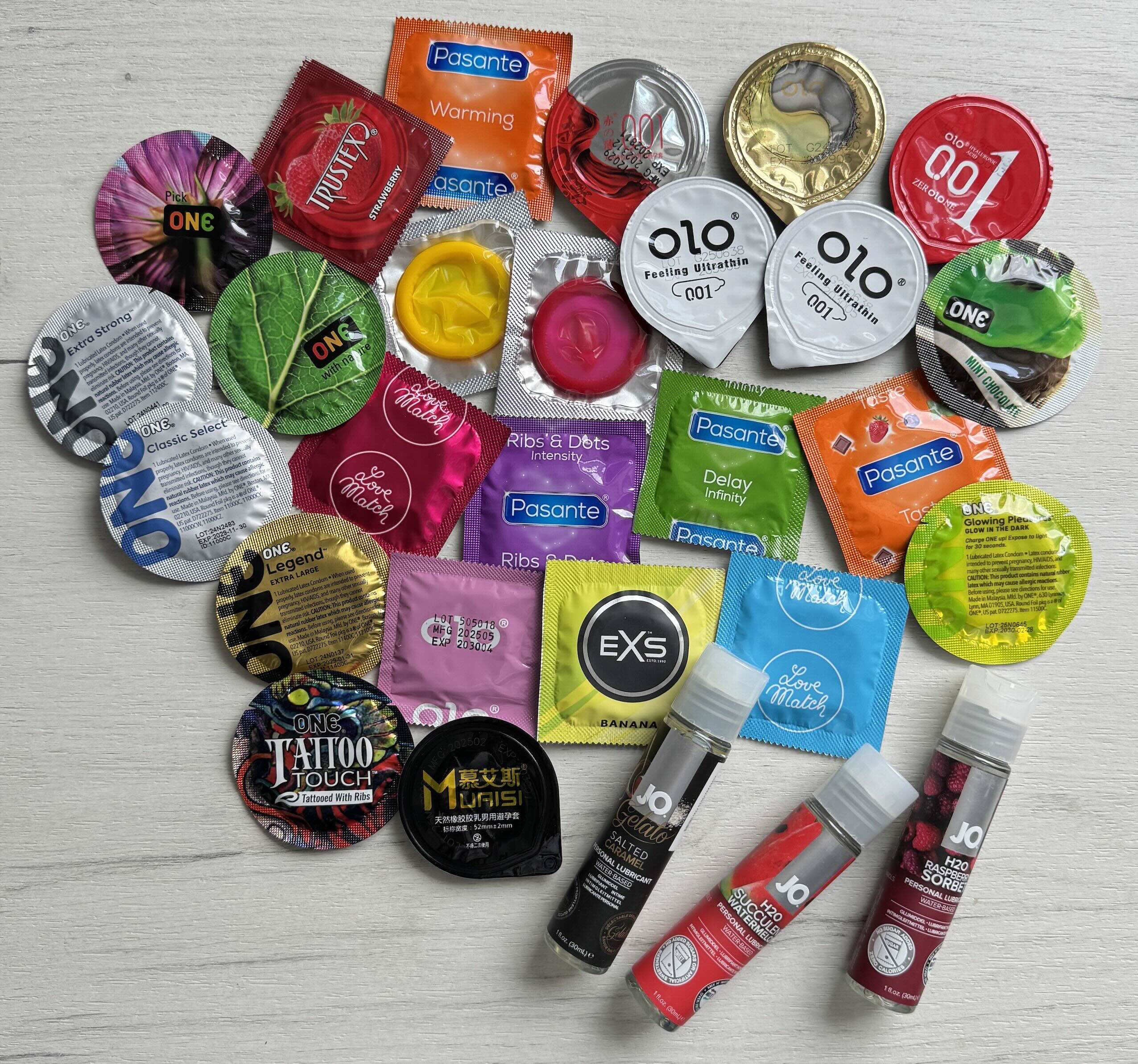Акційний МІКС 25презервативів + їстівний лубрикант Jo 30ml